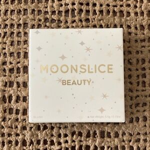 MOONSLICE BEAUTY PRESSED BLUSH IN GORGEOUS